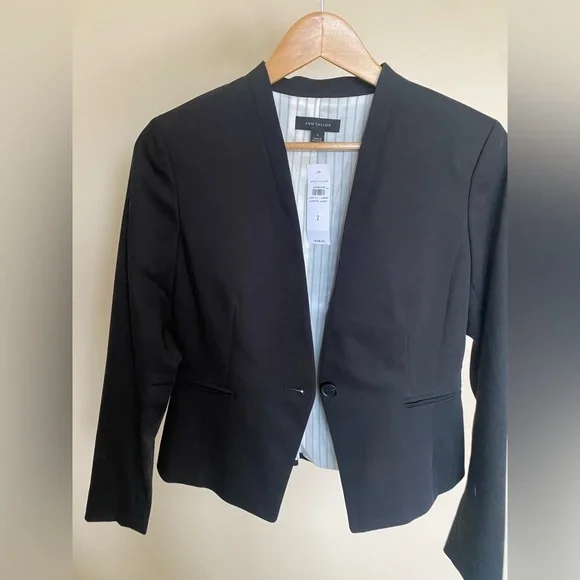 Ann Taylor NWT SKIRT SUIT SET - Sleek Black Blazer & Skirt - Picture 4 of 10